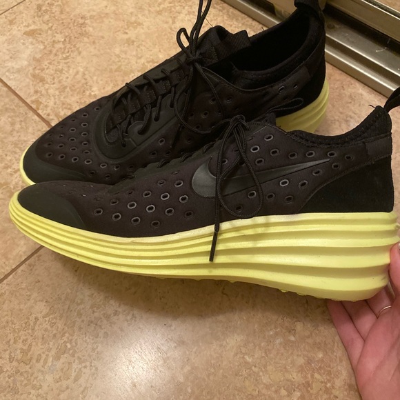 lime green and black nike shoes